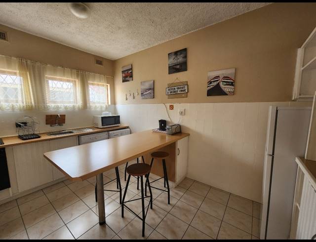3 BEDROOM TOWNHOUSE FOR SALE IN MANABA BEACH